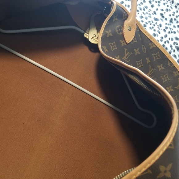 Louis Vuitton Garment Bag - Picture 3 of 15